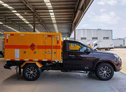 宏伟爆破器材运输车