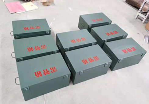 宏伟炸药箱和雷管箱一般是怎么存放的？